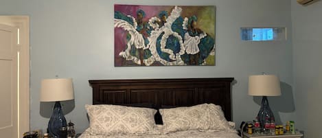 2 chambres, coffre-fort, bureau, fer et planche à repasser