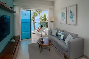 Luxury Suite, Balcony, Beach View | Living area