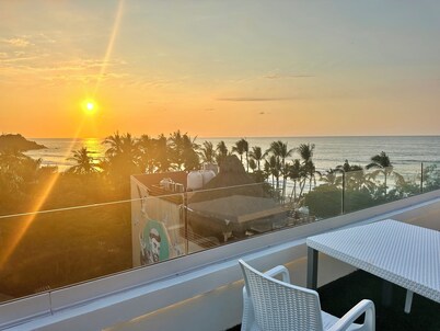 2-bedroom condo in charming San Francisco steps way from the beach