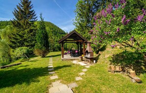 Property grounds - 2 bedroom stunning home in Delnice (Delnice)