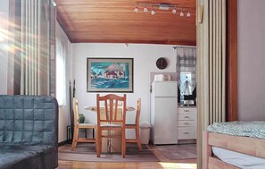 2 bedrooms, free WiFi - 2 bedroom stunning home in Delnice (Delnice)