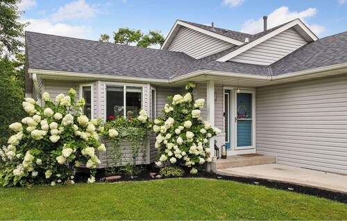 Waconia Home: spacious 2300sq ft 3BR w/game room