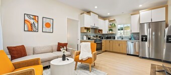 Clean Quiet Two Bedroom Guesthouse With Private Entry Near Disneyland in Anaheim