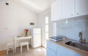 Fridge, stovetop, cookware/dishes/utensils - Stunning apartment in Veli Losinj (Veli Losinj)