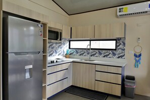Private kitchen - Casa Aldama -  Private pool and 10 minutes to Tamarindo Beach (Provincia de Guanacaste)