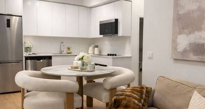 Fully Furnished Stylish Vaughan Condo near / Steps to VaughanMills