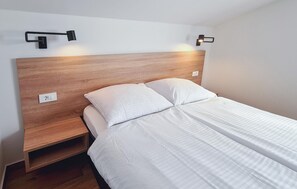2 bedrooms, free WiFi - 2 bedroom nice apartment in Rab (Rab)