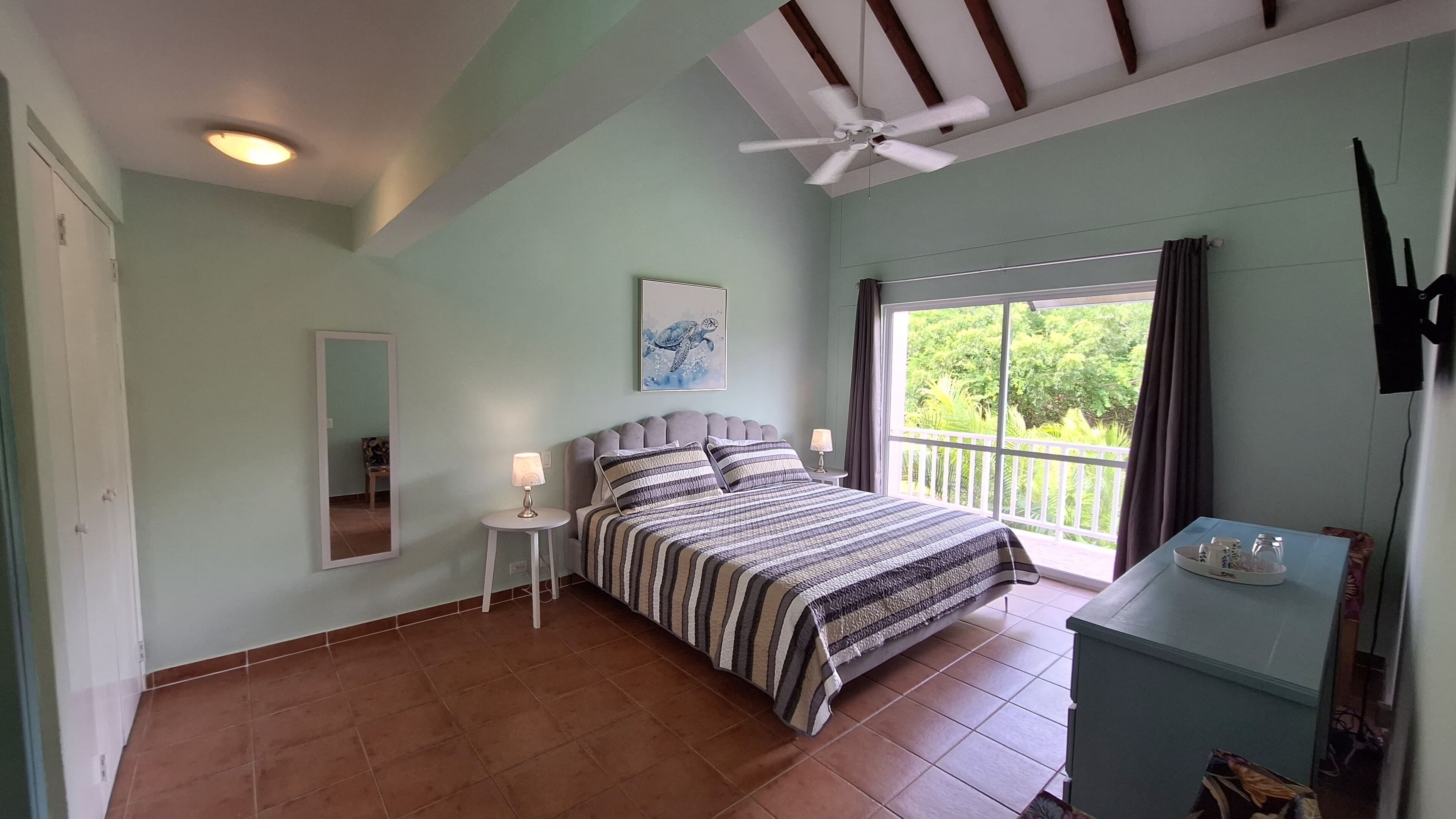 Luxury Villa, Partial Lake View | Desk, laptop workspace, soundproofing, free WiFi