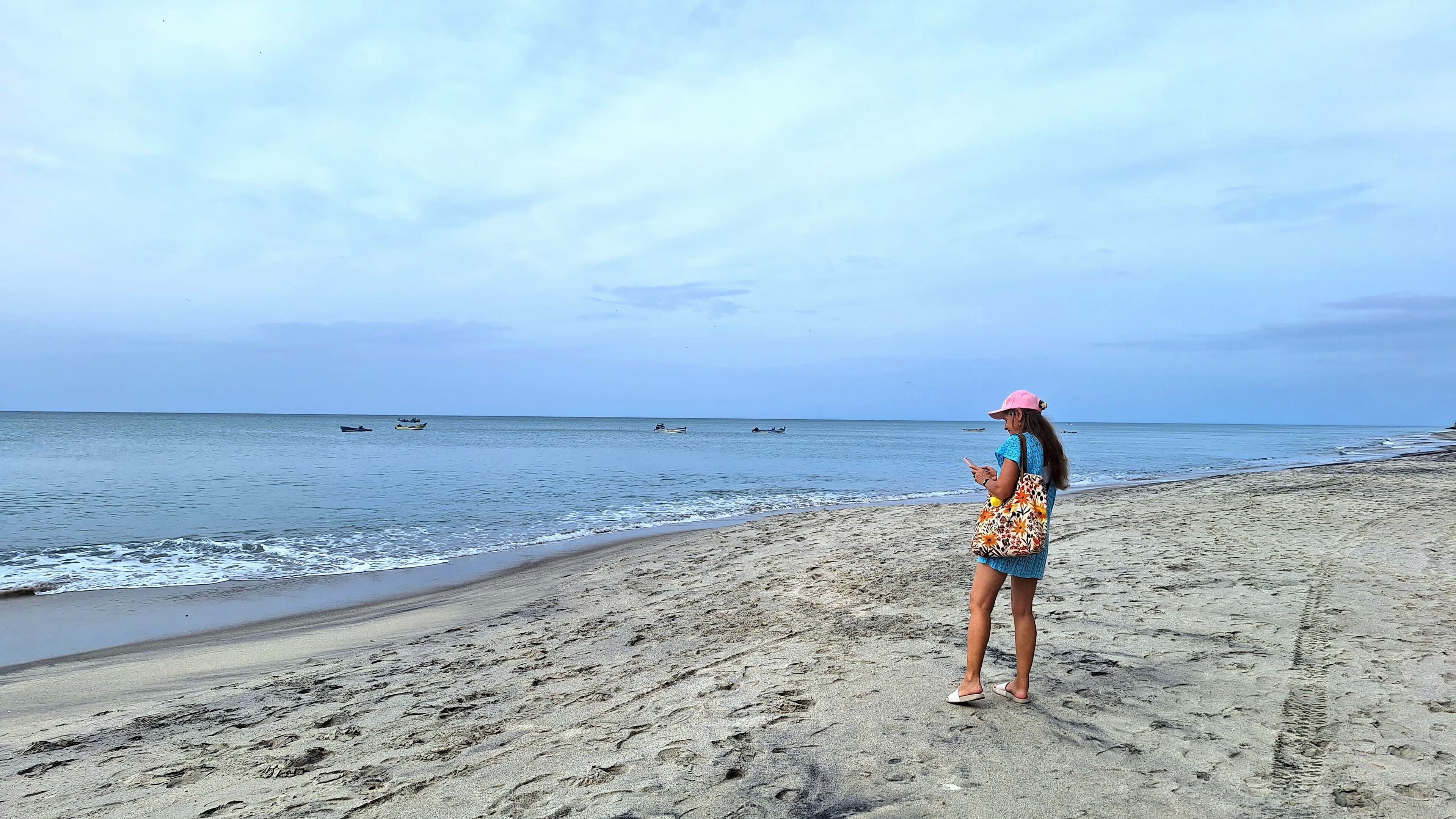 Private beach nearby, white sand, sun-loungers, beach umbrellas