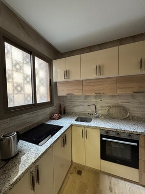 Private kitchen - Apartment Dar LALA 1 - Your warm cocoon in the heart of Fez (Fès el bali)