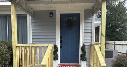 MinsDwntwn, Arena, Vista, USC 2 beds, 1 bath private parking, pets West Columbia