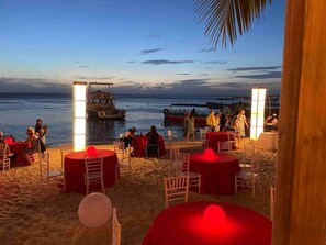 Outdoor banquet area - 5 minute walk to West Bay Beach! (West Bay)