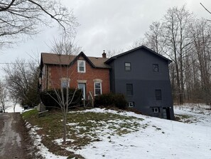 Exterior - Farmhouse Spa (Newcastle)