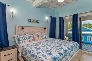 1 habitación, caja de seguridad en la habitación y escritorio 