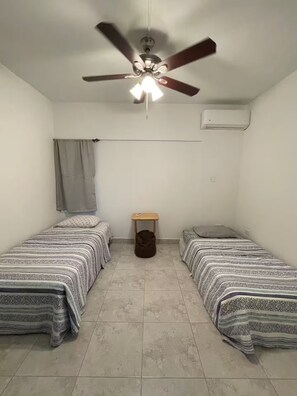 2 bedrooms, iron/ironing board, WiFi, bed sheets - New in market, Hato Rey 2 bedrooms -301- (San Juan)