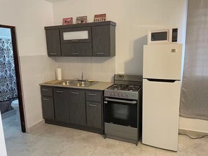 Private kitchen - New in market, Hato Rey 2 bedrooms -301- (San Juan)