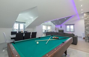 Games room - Amazing home in Cista Provo (Cista Provo)