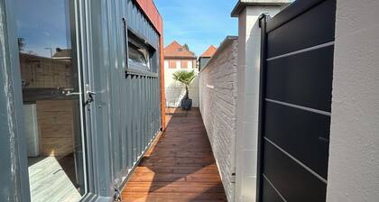 Tiny house with private terrace. Complete accommodation with independent access.