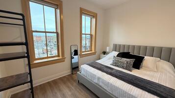 2 chambres, fer et planche à repasser, Wi-Fi gratuit, draps fournis