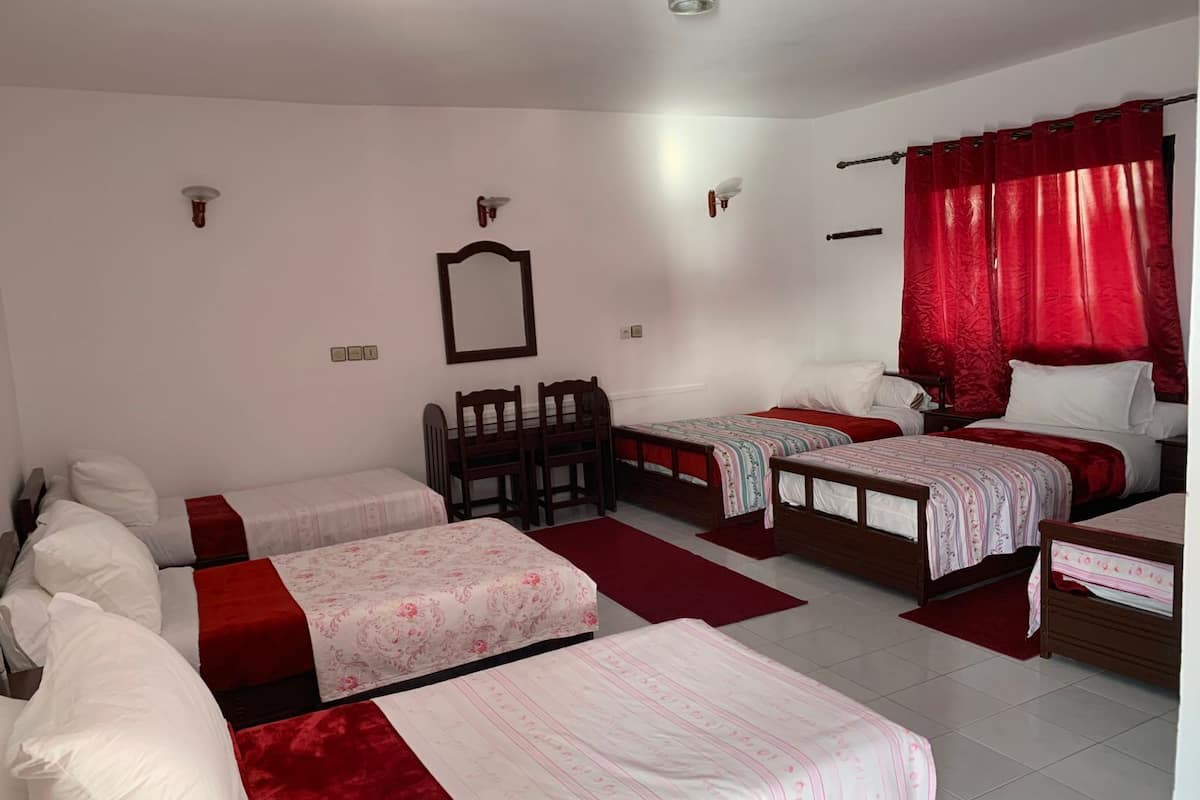 Triple Room, Multiple Beds, Pool View