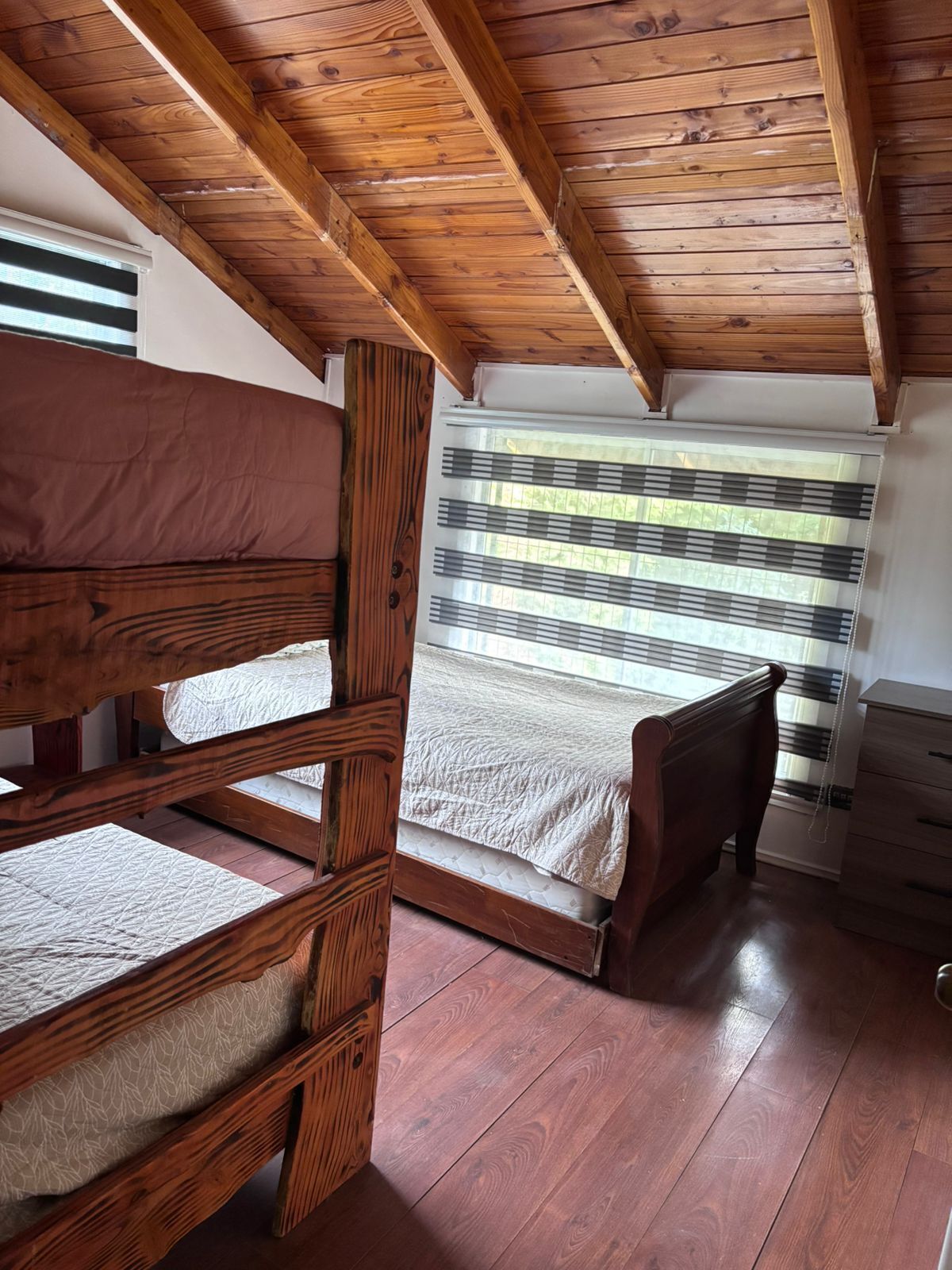 5 soverom, internettilgang og sengetøy