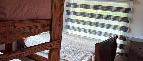 5 soverom, internettilgang og sengetøy