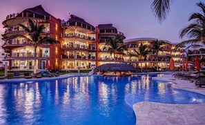 Pool - Beautiful Ocean view 2 BD Condo (Bajos de Chila)