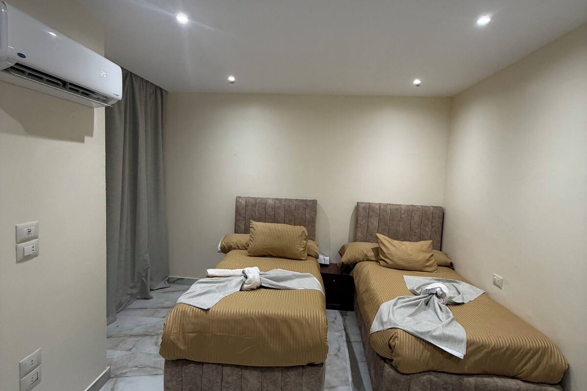 Einzelzimmer | Hochwertige Bettwaren, Betten mit Memory-Foam-Matratzen