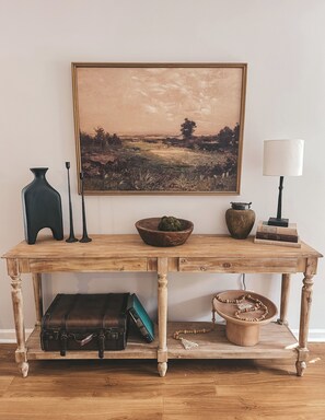 Interior - Uptown 2 BR, Curated Cottage, Queen, Creek, Ste A (Charlotte)