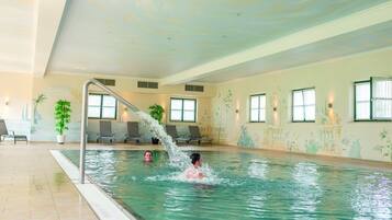 Trailer | Piscina | Piscina interna, piscina externa