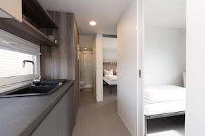 Private kitchen - Familienfreundliches Mobilehome im Vital Camp Bayerbach (Bayerbach)