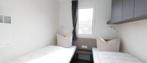 Mobile Home | 2 bedrooms, individually furnished