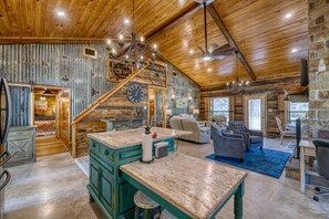 Interior - The Frio Hills Hideaway (Leakey)