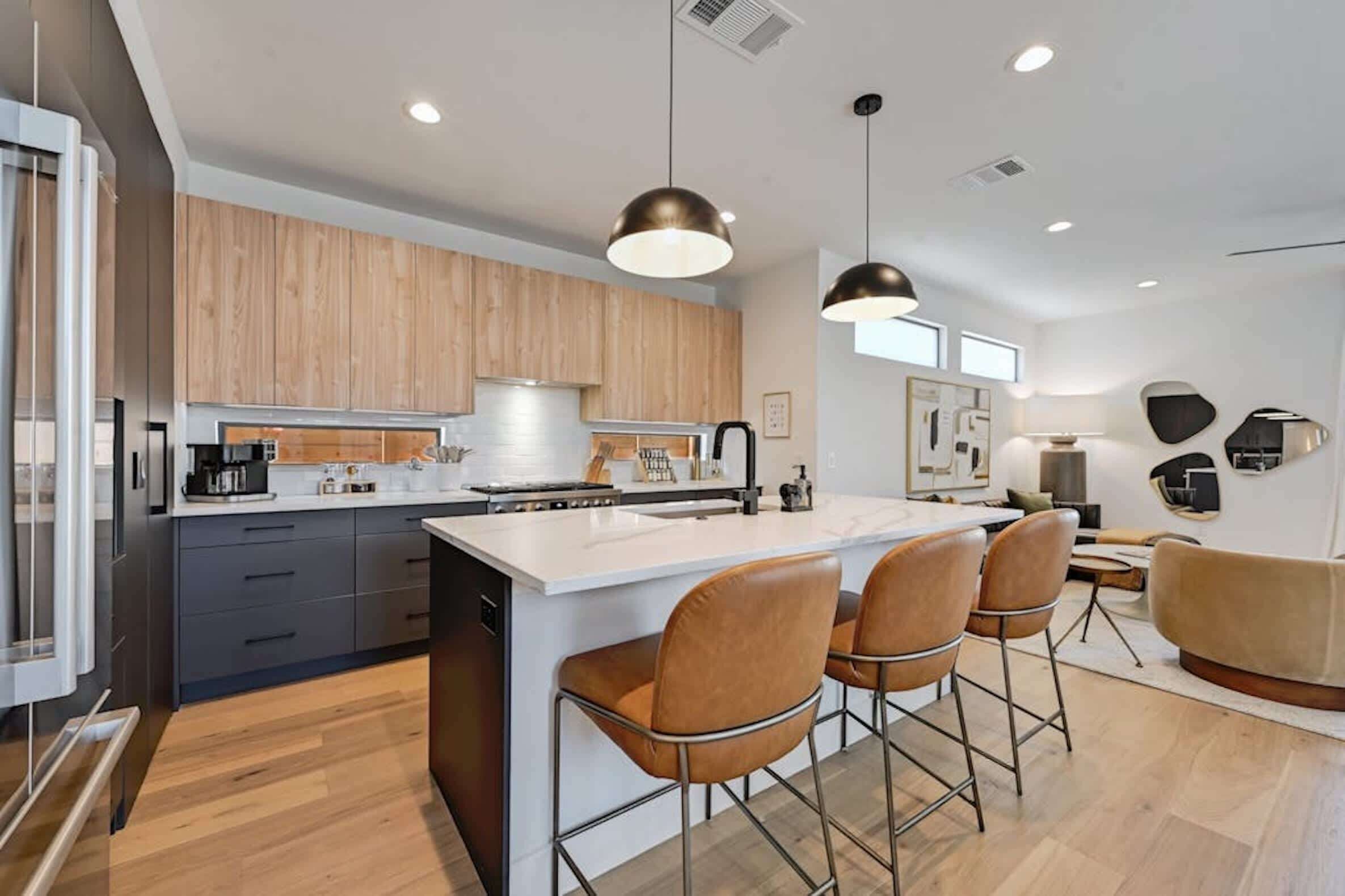 雪櫃、微波爐、焗爐、爐具