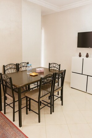 Dining - Economy apartment near train station (Bouznika)