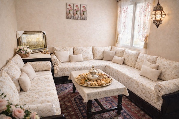 Living area - Economy apartment near train station (Bouznika)
