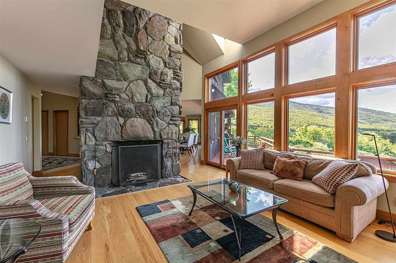 Televisie en een open haard