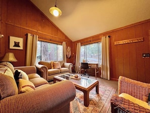 TV, fireplace - Cozy Tahoe Vista Cabin · Near Beach · Fireplace · Pet-Friendly (Tahoe Vista)