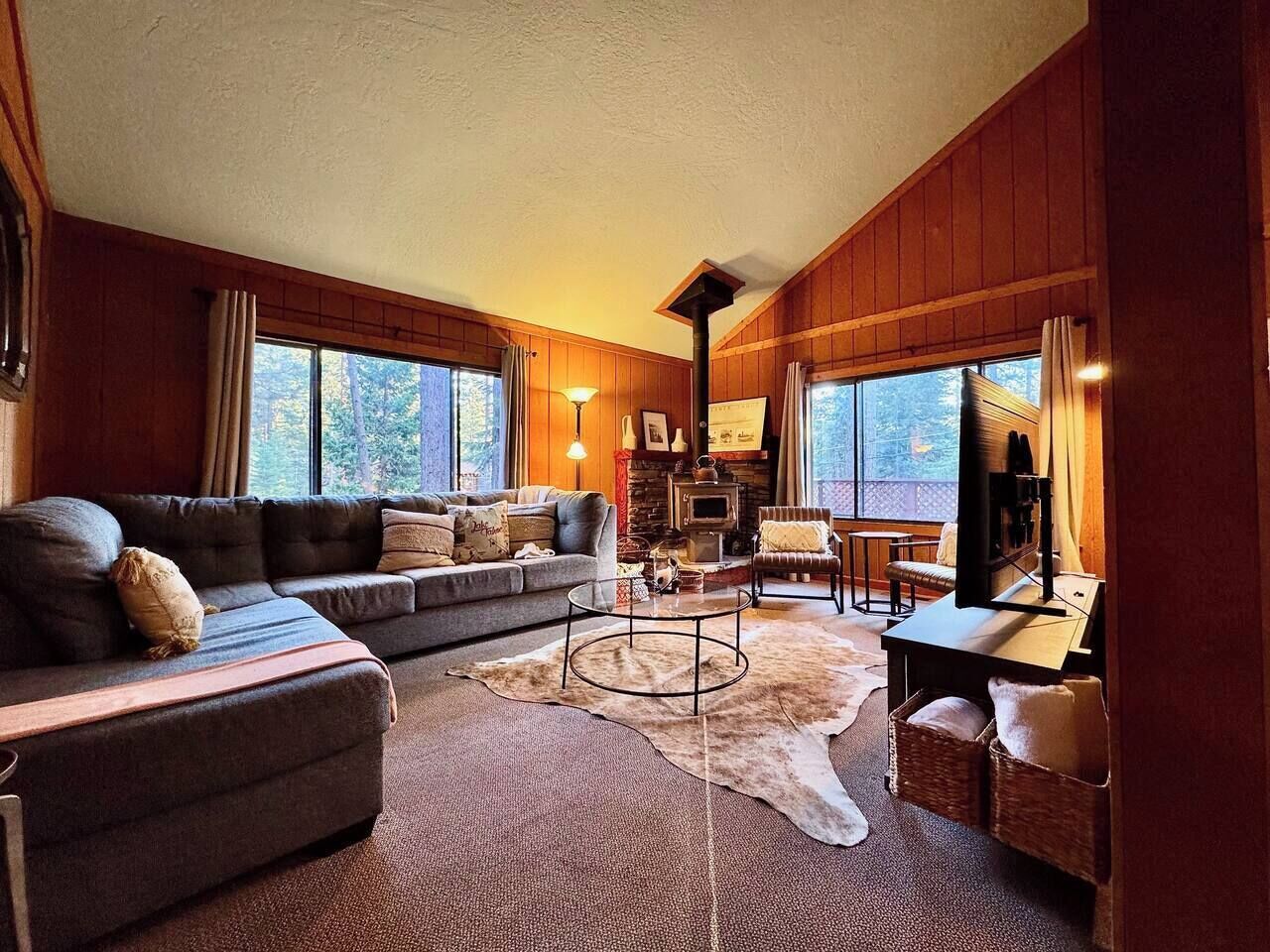 Televisión, chimenea