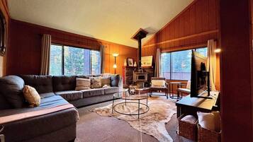 Televisión, chimenea