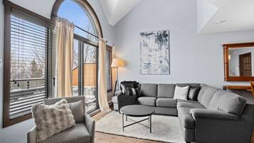 Télévision, cheminée