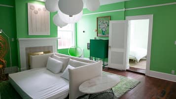 2 slaapkamers, een strijkplank/strijkijzer, gratis wifi, beddengoed