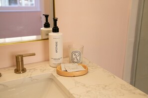 مجففات شعر، مناشف