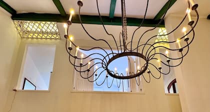 Historic Apartment - Balcony in Old Town with A/C & fast wifi - Pet Friendly