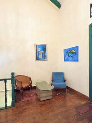 Interior - Historic Apartment - Balcony in Old Town with A/C & fast wifi - Pet Friendly (Panamá)