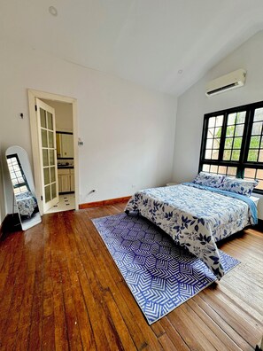 1 bedroom, Internet, bed sheets - Historic Apartment - Balcony in Old Town with A/C & fast wifi - Pet Friendly (Panamá)