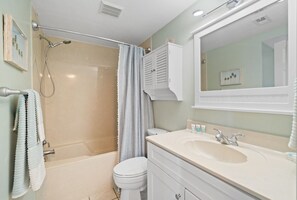 Interior - Emerald Towers West 1006 - Breezy Beachcomber (Fort Walton Beach)