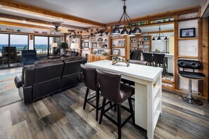 Interior - Surf Dweller 202 - Emerald Shores (Fort Walton Beach)