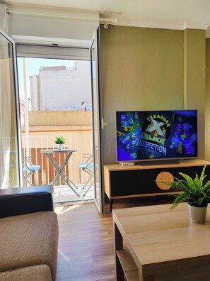 Living area - 5 minutes walking distance to the beach! Comfortable Apartment in the Center. (Santa Pola)