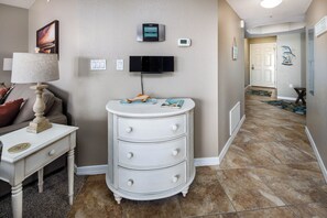 Interior - Islander 5006 - Ocean Star (Fort Walton Beach)